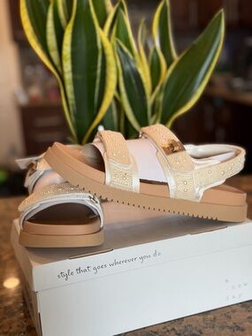 A New Day Jonie Sandals – Size 8 (New with Box)